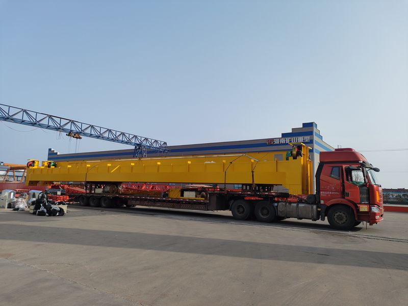 通用橋式起重機(jī)  QD32/5t—25.5m  制作完成，發(fā)往河南洛陽(yáng)交付客戶(hù)使用